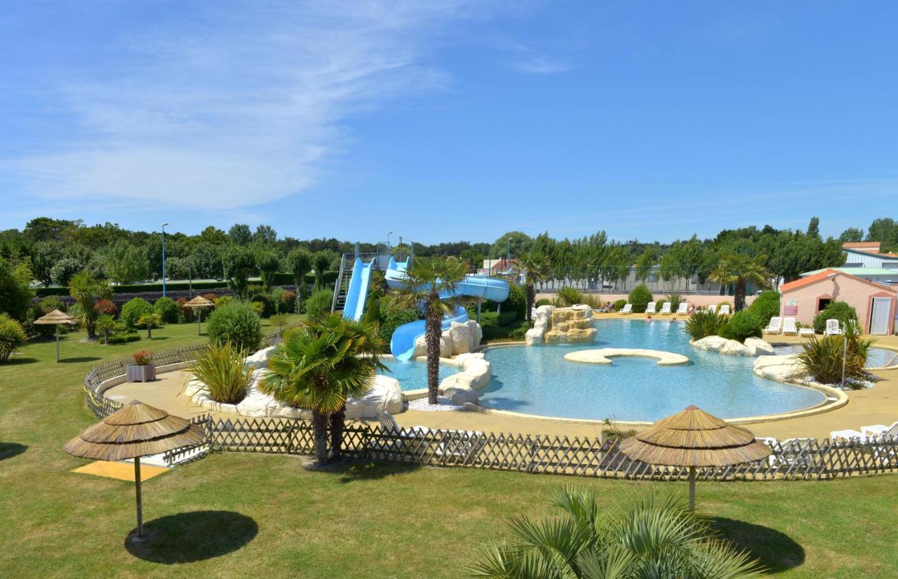 Camping Les Places Dorees แซ็งต์-ฌอง-เดอ-มองต์ ภายนอก รูปภาพ
